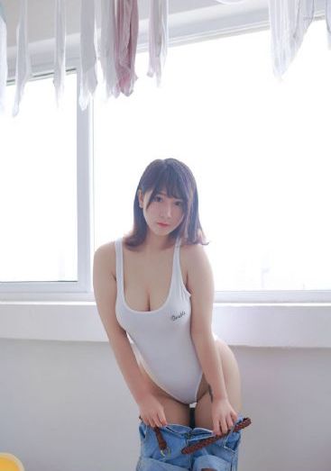 欧美裸体模特_4K韩国电影在线观看